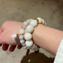 Load image into Gallery viewer, NATURAL AGATE The Stone of Balance & Harmoney, 8mm Faceted