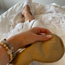 Load image into Gallery viewer, CINDERELLA SLEEPING MASK 100 % Mulberry silk