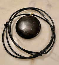 Load image into Gallery viewer, SHUNGITE, CRYSTAL JEWELRY PENDANT WITH LEADER STRAP, 2,5cm