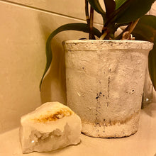 Load image into Gallery viewer, &quot;CELIA&quot; QUARTZ GEODE - The Stone of Intention - 0,3 KG
