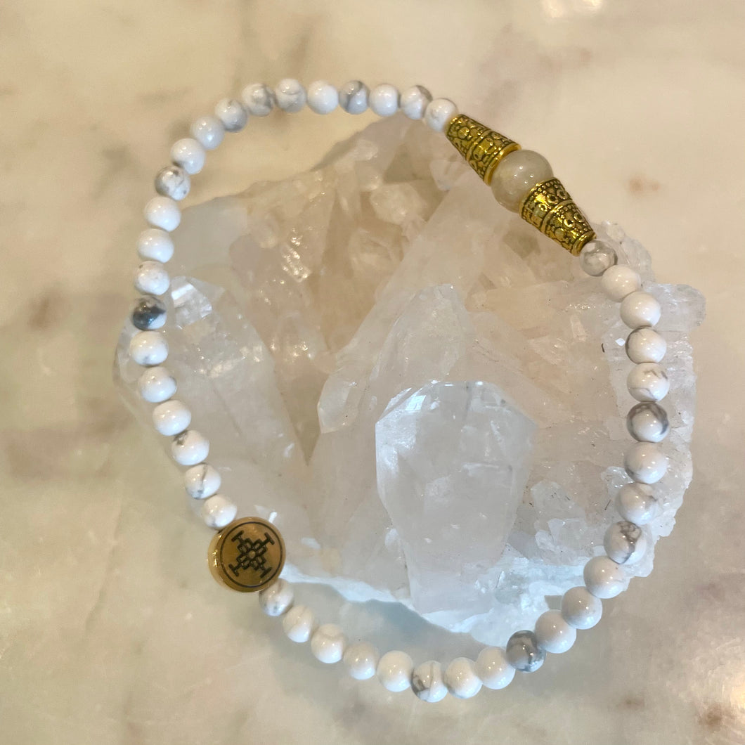 HOWLITE with Moonstone ANKLET JEWLERY -  The Stone of Emotional Healing, 4mm  